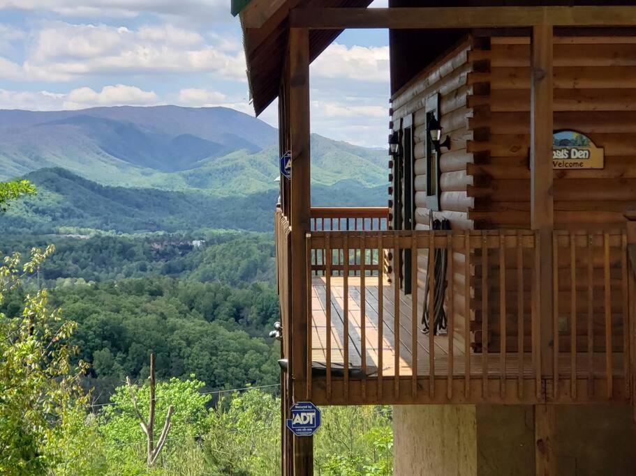 Yogi'S Den: Breathtaking Views! 3 Min To Dollywood, On 1 Acre! Villa Sevierville Dış mekan fotoğraf