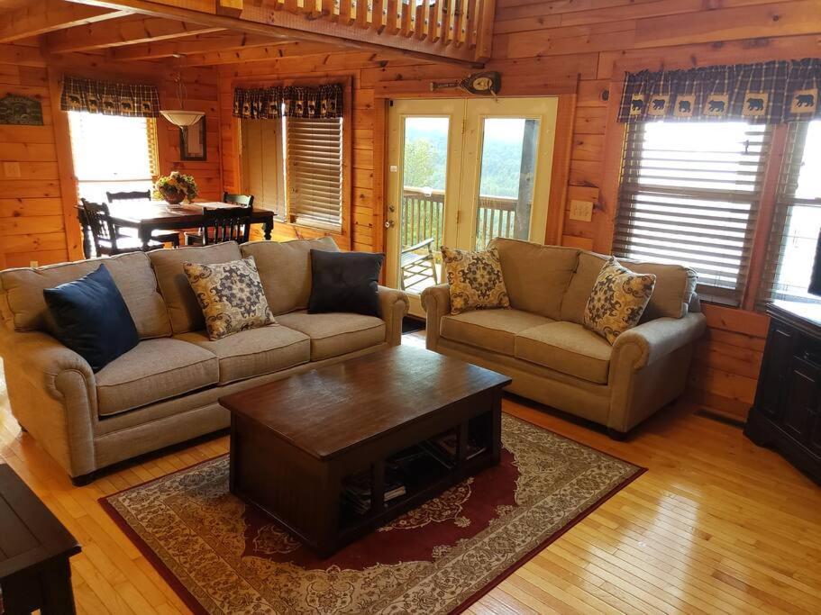 Yogi'S Den: Breathtaking Views! 3 Min To Dollywood, On 1 Acre! Villa Sevierville Dış mekan fotoğraf