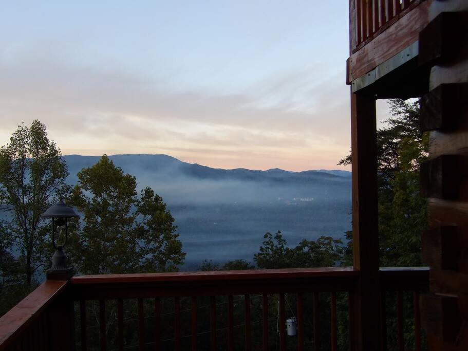 Yogi'S Den: Breathtaking Views! 3 Min To Dollywood, On 1 Acre! Villa Sevierville Dış mekan fotoğraf