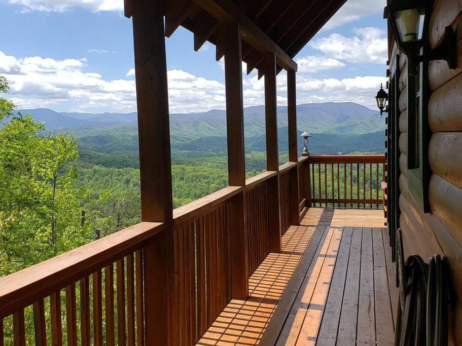 Yogi'S Den: Breathtaking Views! 3 Min To Dollywood, On 1 Acre! Villa Sevierville Dış mekan fotoğraf