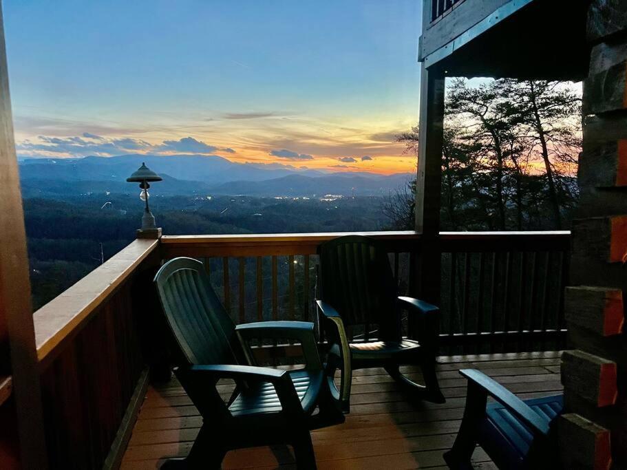 Yogi'S Den: Breathtaking Views! 3 Min To Dollywood, On 1 Acre! Villa Sevierville Dış mekan fotoğraf