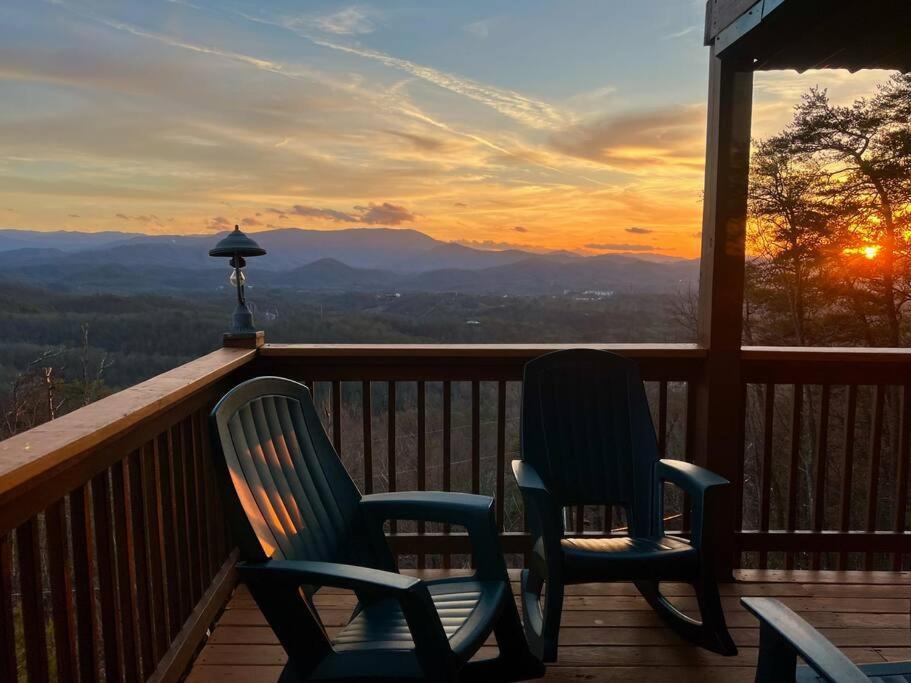 Yogi'S Den: Breathtaking Views! 3 Min To Dollywood, On 1 Acre! Villa Sevierville Dış mekan fotoğraf