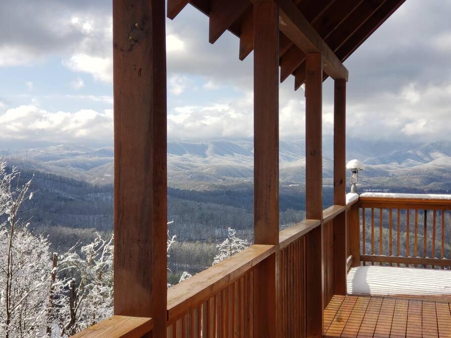 Yogi'S Den: Breathtaking Views! 3 Min To Dollywood, On 1 Acre! Villa Sevierville Dış mekan fotoğraf